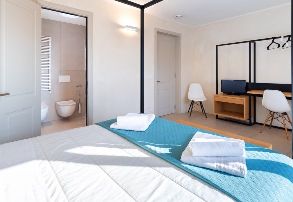 View of the third double bedroom with ensuite bathroom - Villa Boemia