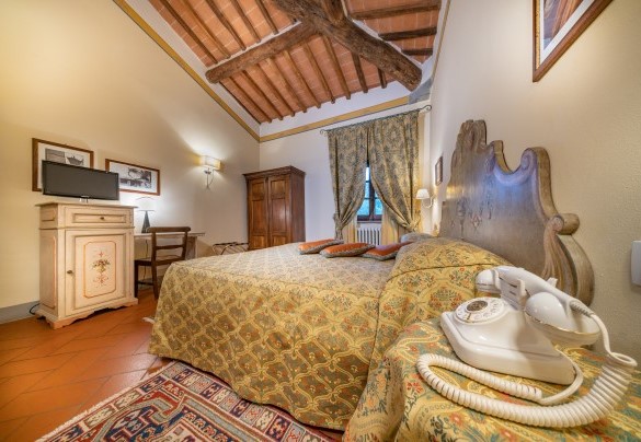 Camera matrimoniale (letto divisibile) n.5 al primo piano - Villa Borgo San Pietro 