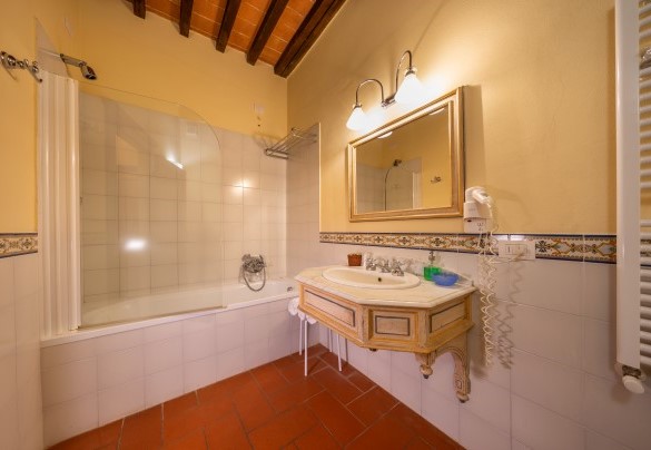 Bagno en suite con vasca n.7 - Villa Borgo San Pietro 