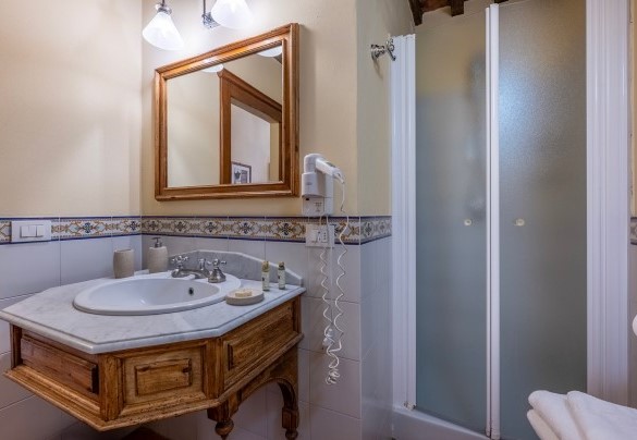 Bagno en suite con doccia n.6 - Villa Borgo San Pietro 