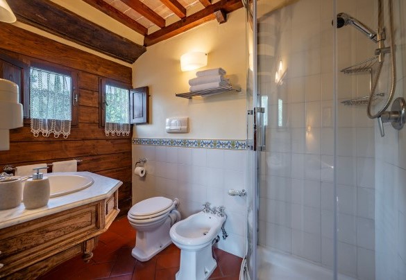Bagno en suite con doccia n.4 - Villa Borgo San Pietro 