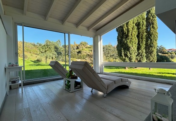 relax room in open space with direct exit to the garden - Villa Bubi
