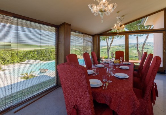 The veranda is located a few meters from the pool - Villa California