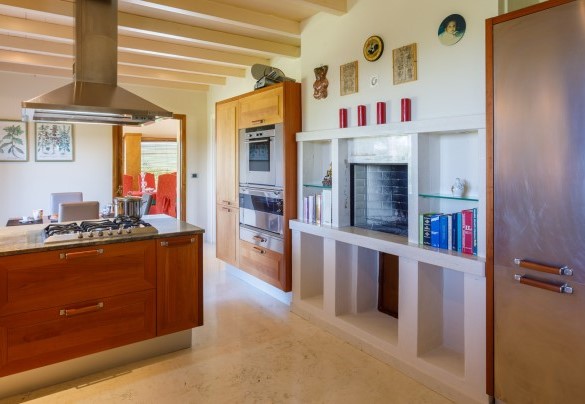 The modern kitchen allows you to prepare any type of delicacy thanks to the multitude of appliances - Villa California