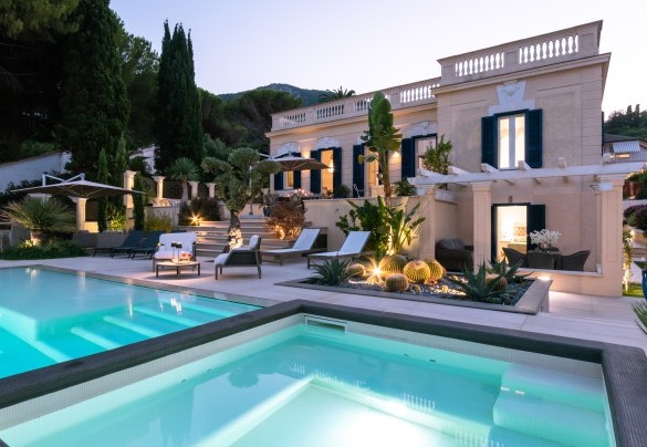 The unique atmosphere of the evenings at Villa Callari – Villa Callari