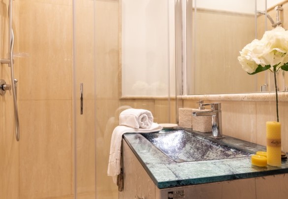 Bathroom n.2 with shower, en-suite to bedroom n.2, ground floor – Villa Callari