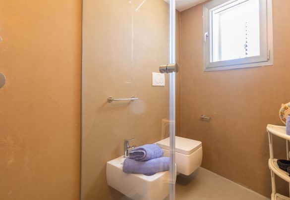 Bathroom 3 with shower serving bedroom 4 on the lower floor - Villa Calypso