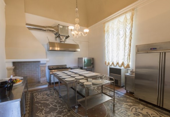 Large and functional professional kitchen. Villa Capozza