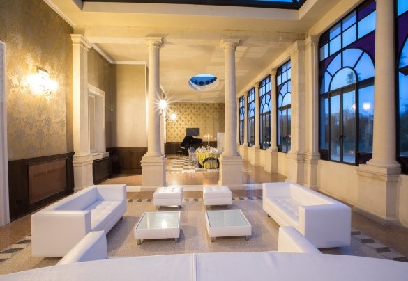 The majestic winter garden, spectacular with its Art Nouveau windows. Villa Capozza
