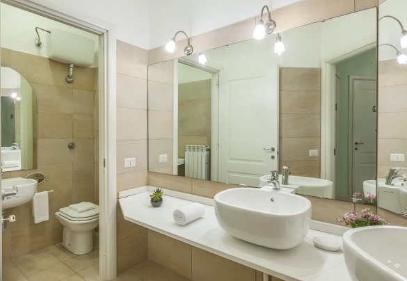 Service bathrooms on the ground floor, one of which is suitable for people with disabilities – Villa Cappelletti
