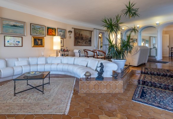 The large living room with direct access to the dining room – Villa Carina