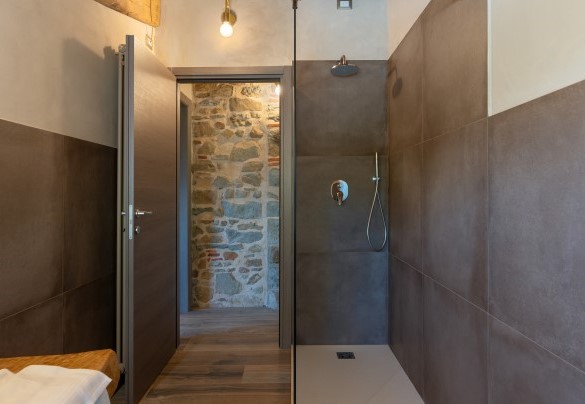 Bagno con doccia al primo piano - Villa Carlotta 