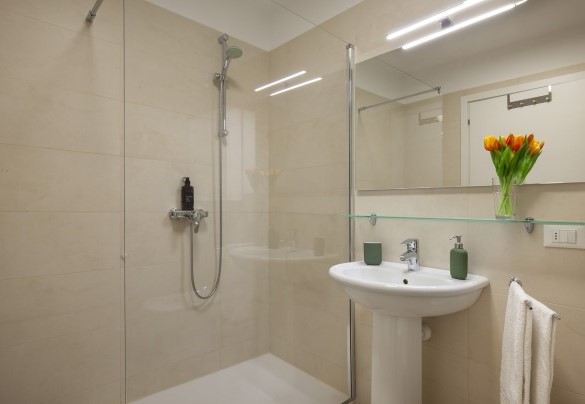 Bagno con vasca n.1 al piano terra	- Villa Casaliva