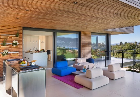 Zona relax e angolo cottura nel portico al primo piano - Villa Casaliva