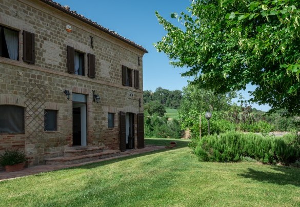 The property extends over an area of about 3,000 square meters - Villa Casanostra