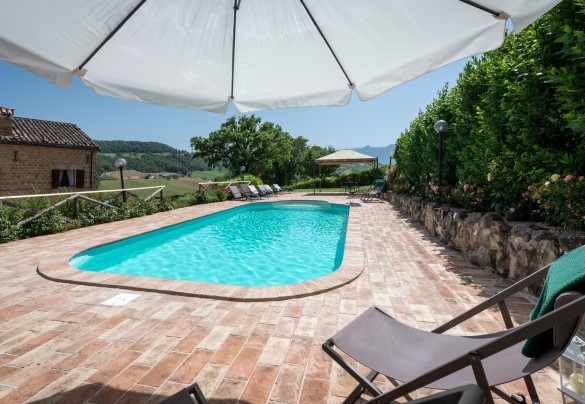 The pool is 8 x 4 m in size, with a constant depth of 1.30 m - Villa Casanostra
