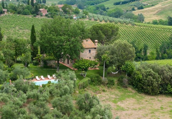 Il casale è stato successivamente ampliato e restaurato nel rispetto della pianta originaria - Villa Caterina