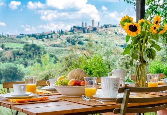 La pergola è la cornice ideale in cui fare colazione- Villa Caterina