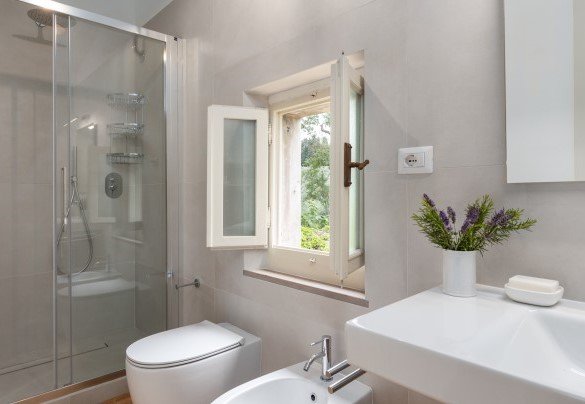 Bagno privato con doccia al primo piano - Villa Caterina