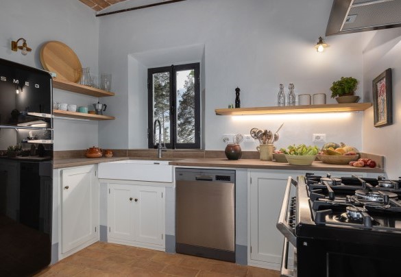 La cucina accessoriata - Villa Caterina