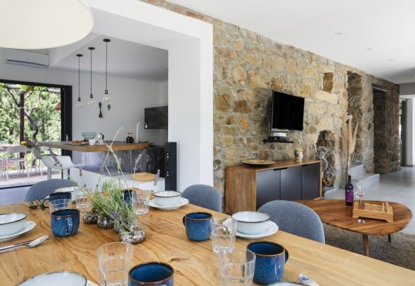 L'open space con zona cucina, pranzo e living - Villa Charme	