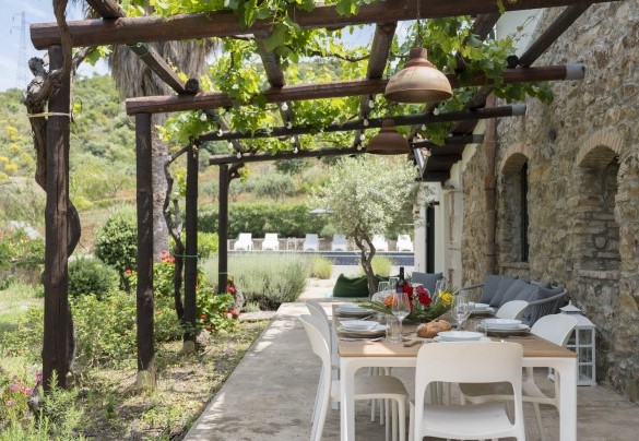 La zona pranzo esterna  - Villa Charme	