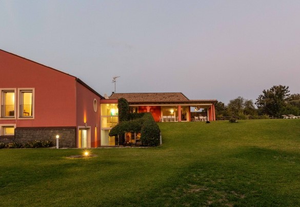 Il parco la sera - Villa Kimia