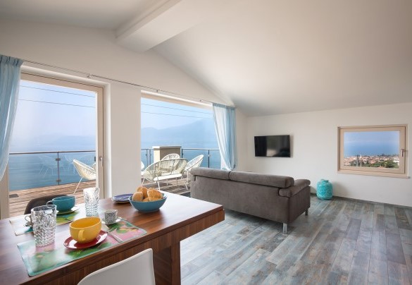 Second-floor living room with breathtaking view - Villa Claudia