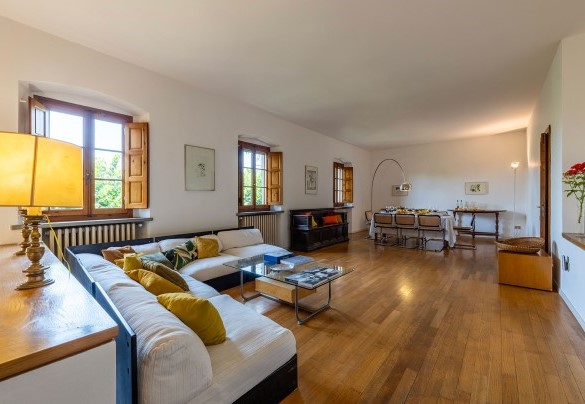 Living room on the first floor - Villa Collegigliato