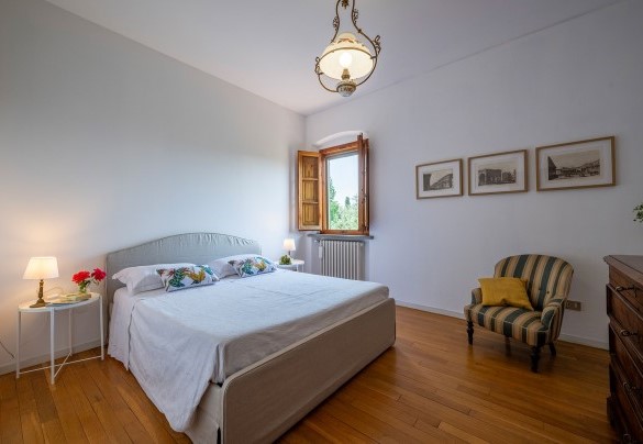 Double bedroom no.3 on the first floor - Villa Collegigliato