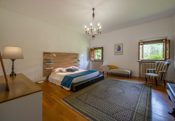 Double bedroom no.1 on the first floor - Villa Collegigliato
