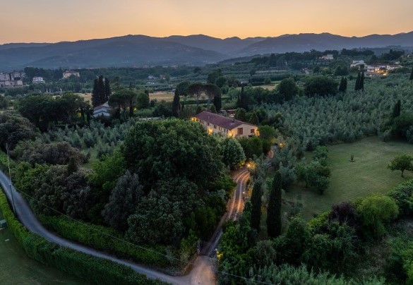 Nestled in the tranquility of the Tuscan countryside near Pistoia - Villa Collegigliato