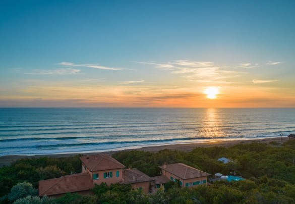 Il tramonto sul mare della Costa degli Etruschi – Villa Corallina 