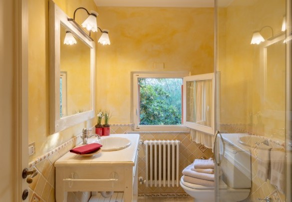 Bagno con doccia n.5 al primo piano – Villa Corallina 