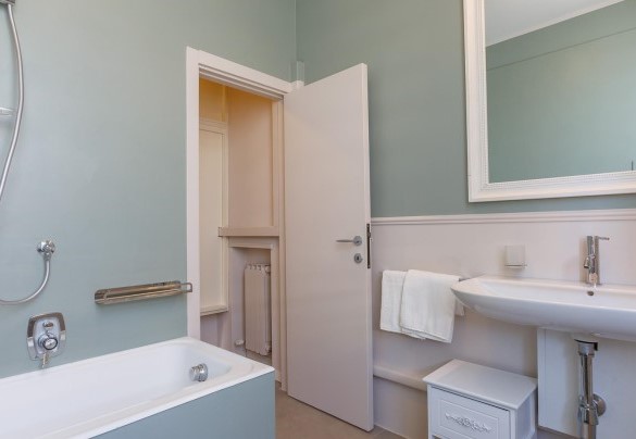 Bagno en suite con vasca alla camera n°1 - Villa Corona 8