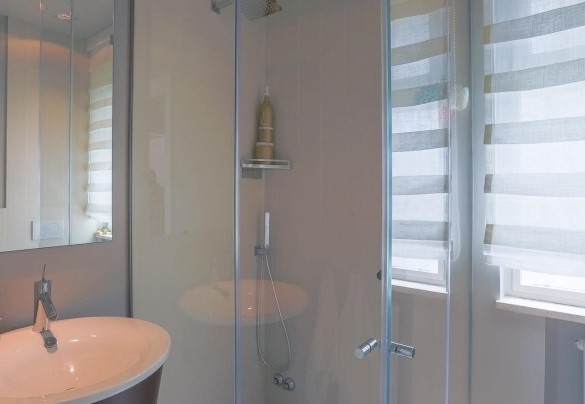 Bagno con doccia al primo piano - Villa Corona 8