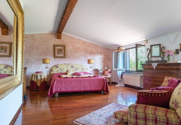 Camera padronale al primo piano - Villa Costanza