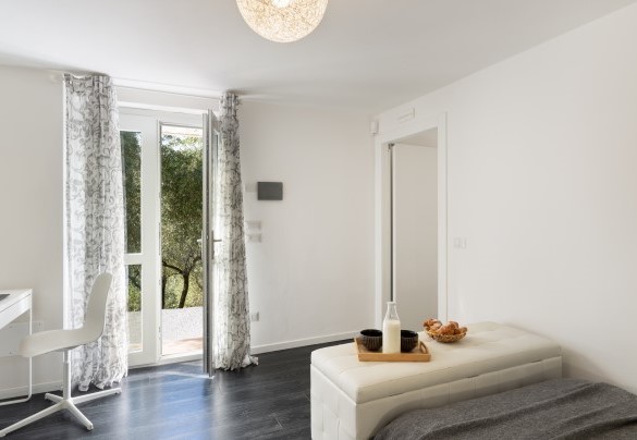  Single bedroom (with French bed) on the lower floor - Villa Cristina