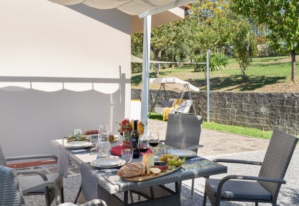  The gazebo equipped for outdoor dining - Villa Cristina