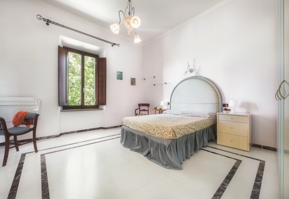 Double bedroom n.5 on the first floor with en-suite bathroom – Villa Croci 