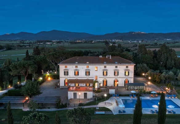 Villa for rent with exclusive pool surrounded by greenery a step away from the beaches of Castiglione della Pescaia – Villa Croci 26