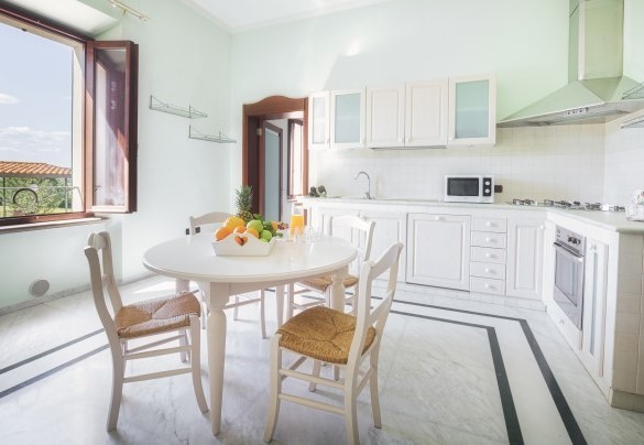 The kitchenette on the first floor - Villa Croci