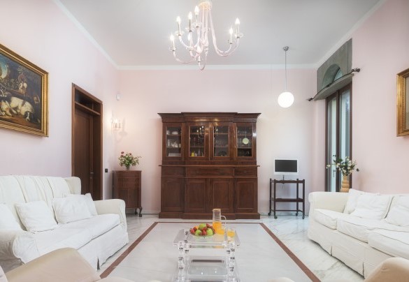 The living room on the ground floor next to the kitchen - Villa Croci