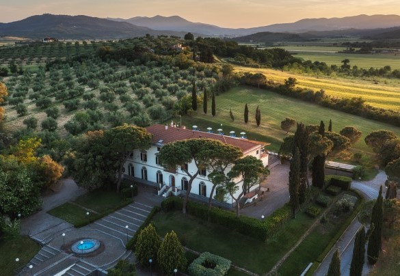 The park and the olive grove at sunset - Villa Croci