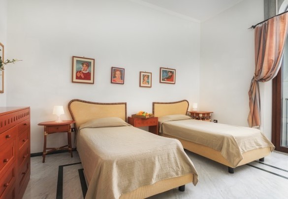 Twin bedroom n.3 on the ground floor – Villa Croci 
