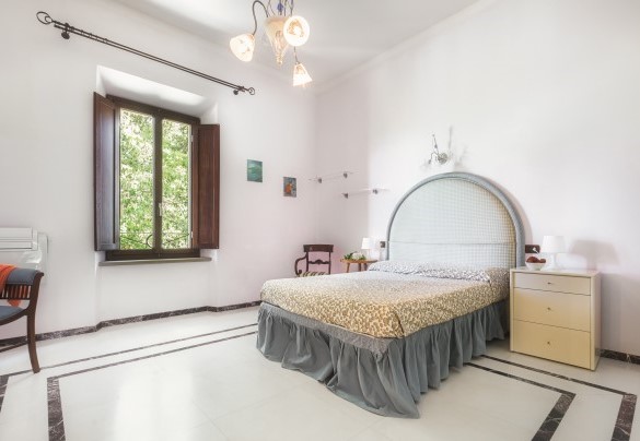 Camera matrimoniale n.5 al primo piano con bagno en-suite – Villa Croci 