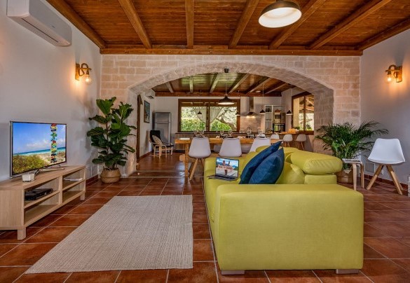 Zona living aperta e luminosa - Villa Cutrera