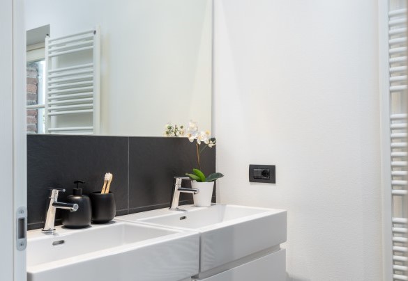 Il bagno con doccia n. 2 al primo piano – Villa Dada