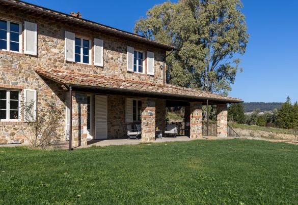 Villa Dada è stata oggetto di sapiente ristrutturazione degli attuali proprietari per rendere la villa una perfetta armonia tra moderno e confortevole – Villa Dada