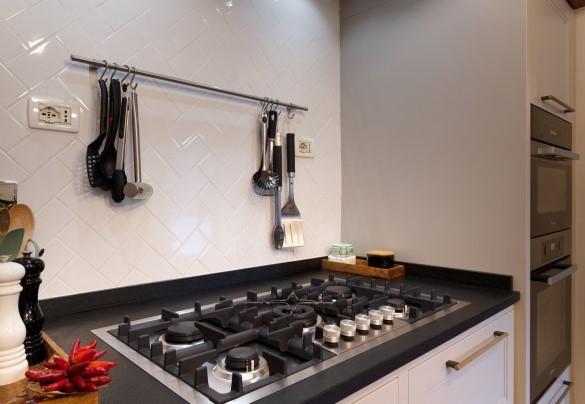La cucina con elettrodomestici Miele e Bosch - Villa De Cerchi